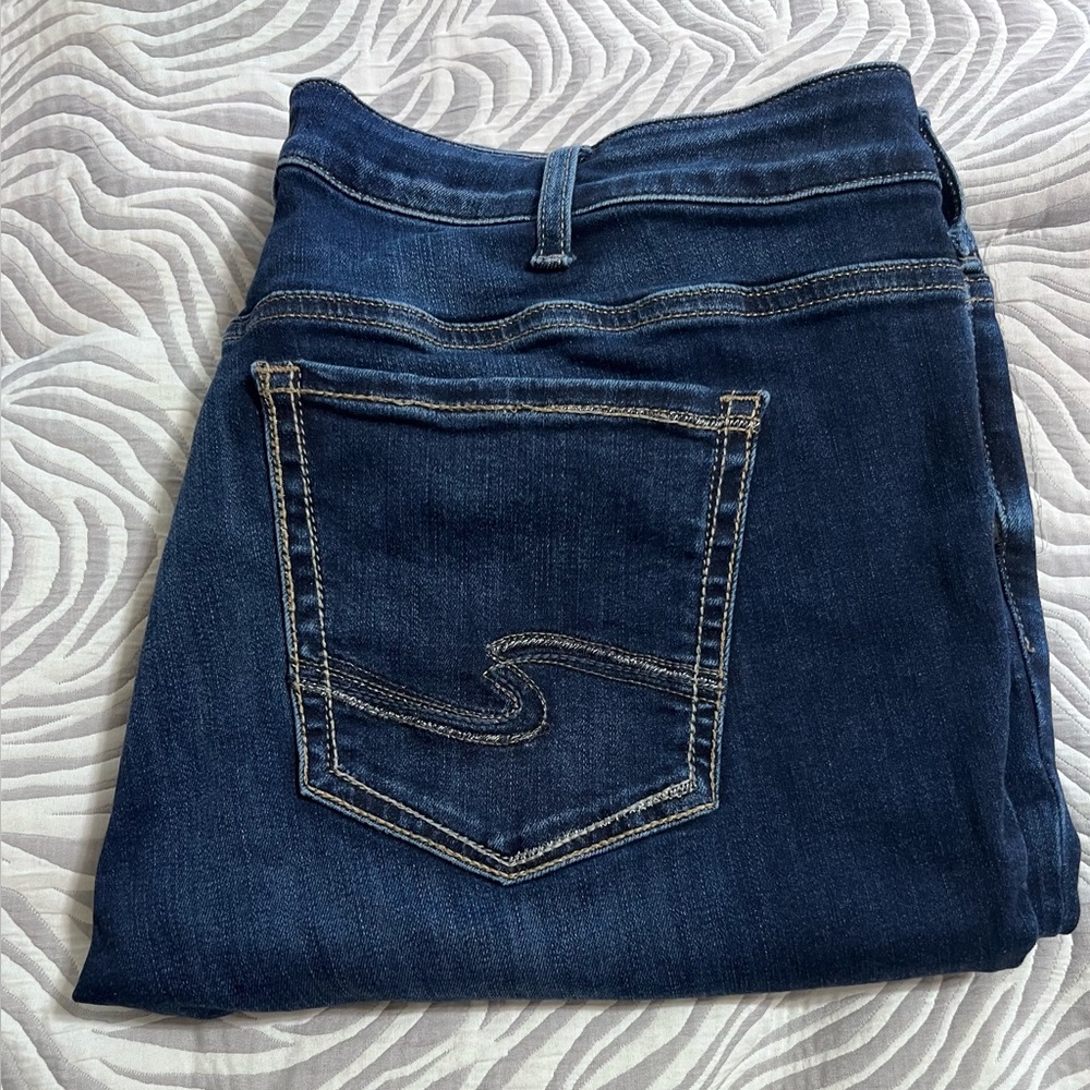 Silver Jeans - Signature Stitching